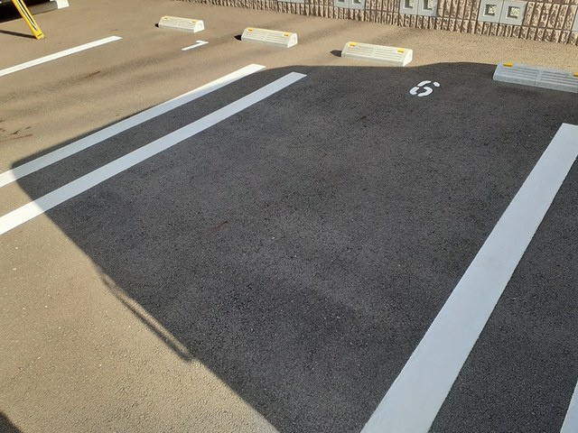 プレジールの駐車場