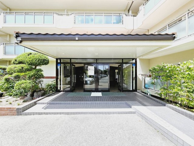 ロイヤルハイツ白川台B棟