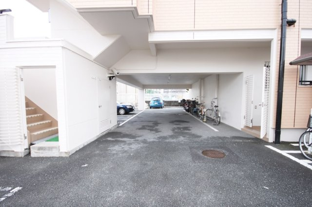 アウフヘーベン東宝塚の駐車場