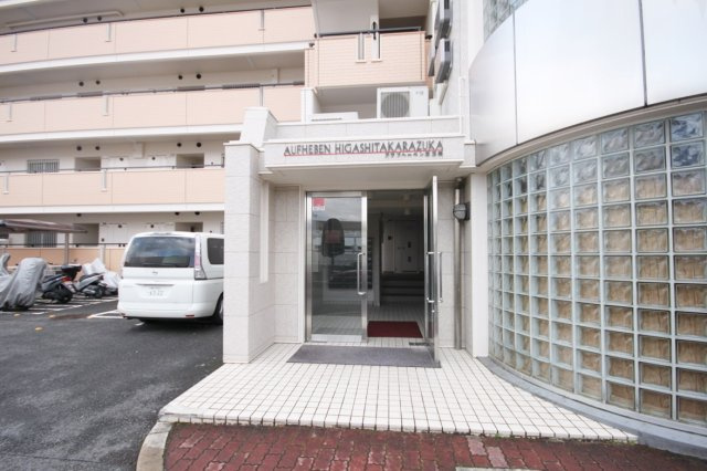 アウフヘーベン東宝塚のエントランス