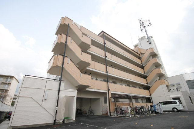 アウフヘーベン東宝塚の外観