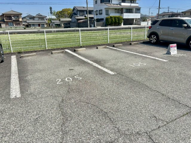 TSコスモスの駐車場