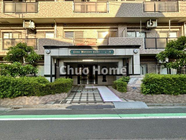 ライオンズマンション亀有第6のエントランス|【エントランス】マンションのエントランスは、その物件の印象を決める、顔とも言える場所です。毎日通る場所ですからきれいなのが一番です。