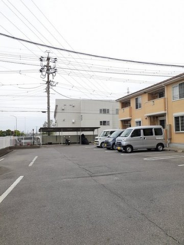 ジェルメⅠ　　刈谷市近郊の賃貸はクラスホーム刈谷店の駐車場|車をお持ちの方に嬉しい駐車場付きの物件です