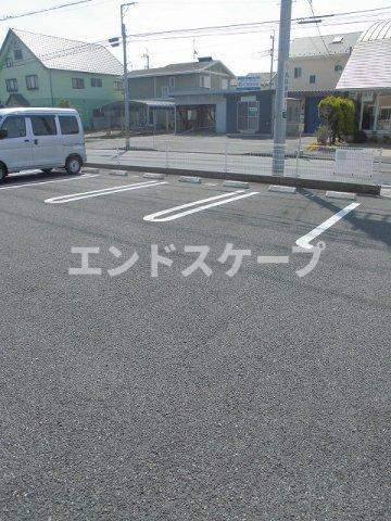ヴァンクールの駐車場|高崎、前橋のお部屋探しはエンドスケープまで！お客様の理想お聞かせ下さい♪