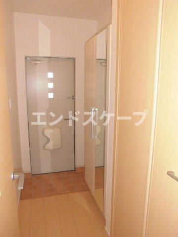 ヴァンクールの玄関|高崎、前橋のお部屋探しはエンドスケープまで！お客様の理想お聞かせ下さい♪