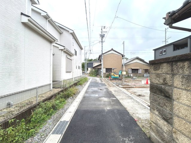 リーブルガーデン　一宮市小信中島第5　全2区画分譲のバルコニー|バルコニーは南向きで洗濯物もよく乾きます！強度と表面積硬度を持つFPRで防水しています。