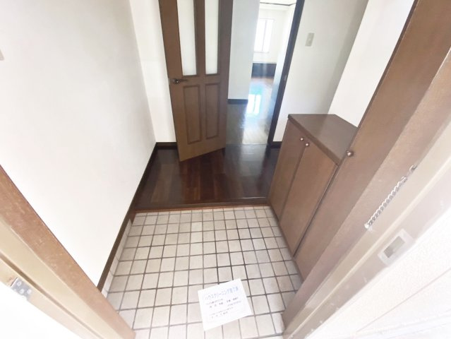 CREA旭町の玄関