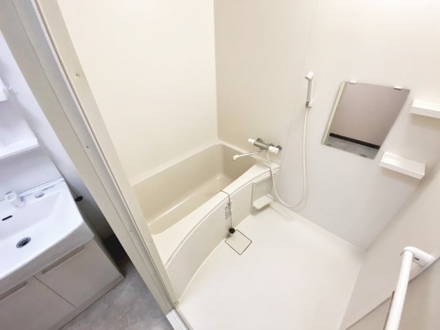 CREA旭町の浴室