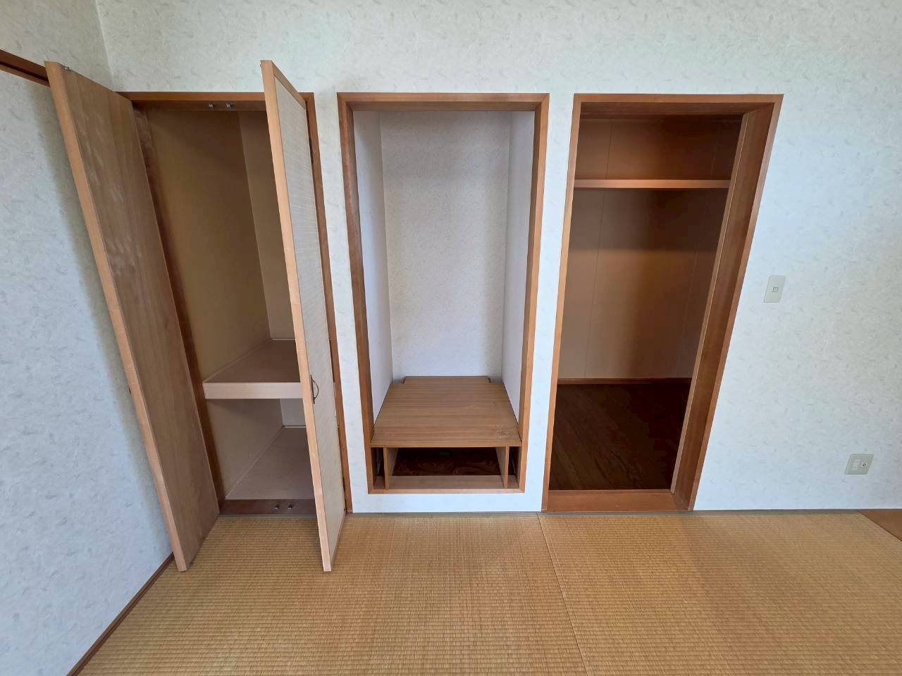 文苑4丁目【二世帯型】中古住宅の収納|1階和室収納