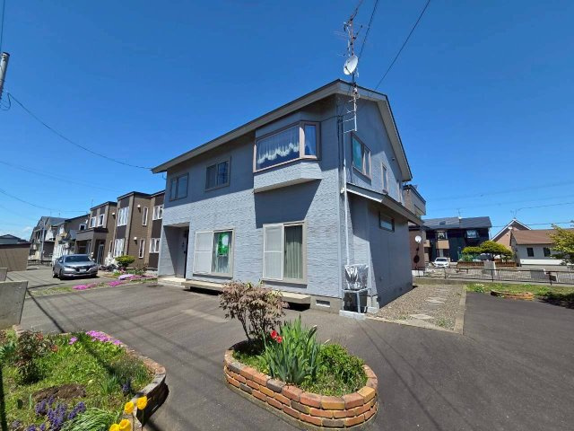 文苑4丁目【二世帯型】中古住宅の外観