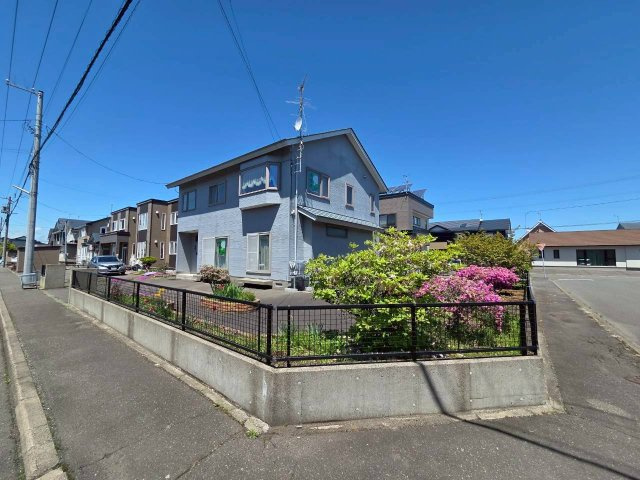 文苑4丁目【二世帯型】中古住宅の外観
