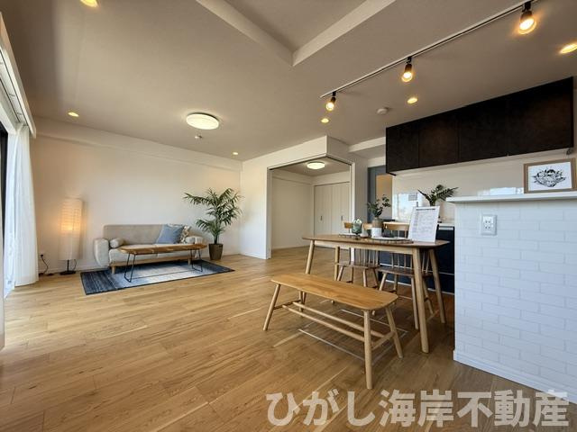 オーベル湘南緑が浜の居間・リビング|新規リフォーム完了！　16.4帖　LDK