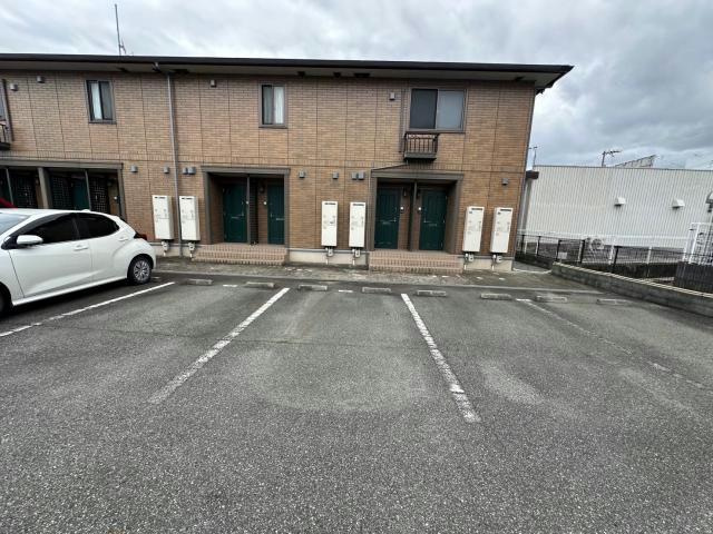 ダリア　B棟の駐車場
