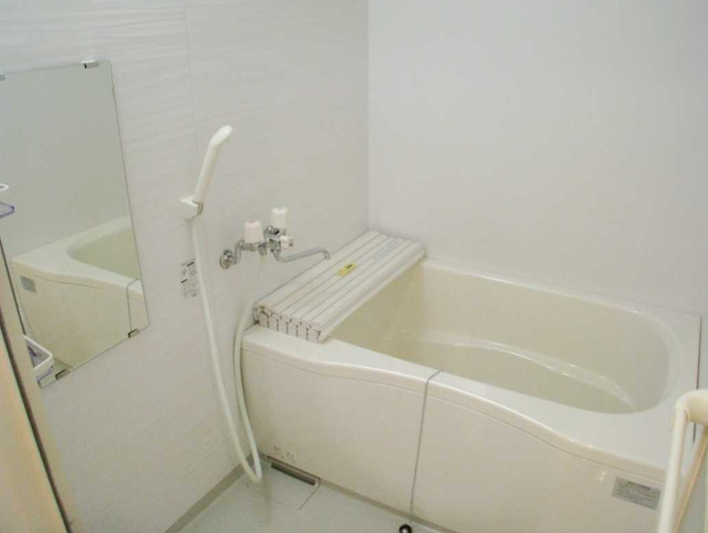 ジュネ三軒茶屋　積水ハウス施工　オートロック　駅近の浴室