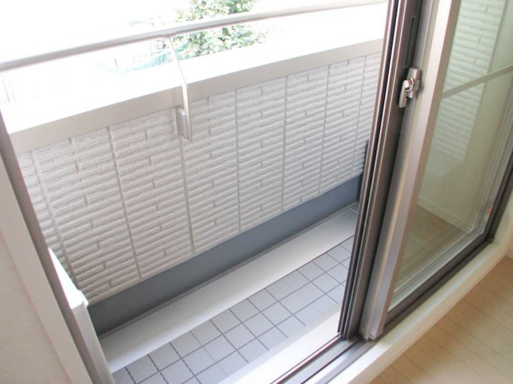 ジュネ三軒茶屋　積水ハウス施工　オートロック　駅近のバルコニー