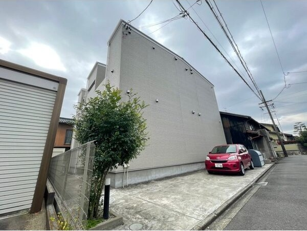 ローレルフォレスタ本陣の外観