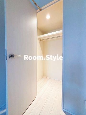 オープンレジデンシア新宿ザ・ハウスの収納|空室のためご都合に合わせてご内覧できます
お問合せはお電話でもお受付しております。
03-6450-5211