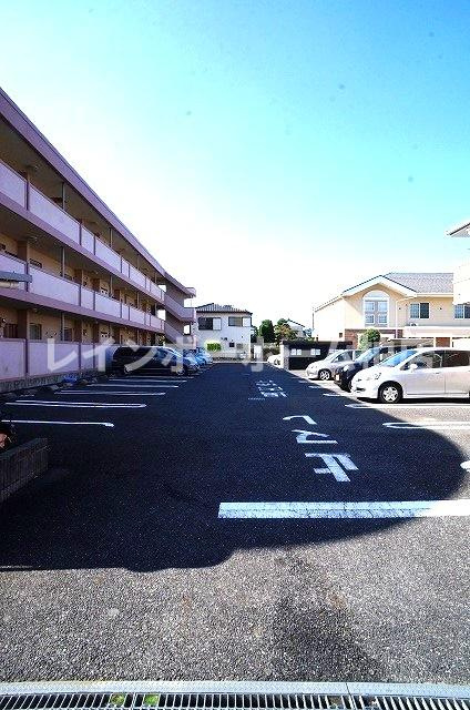 【仲介手数料：50％OFF】対象物件！の駐車場|駐車スペースもあります