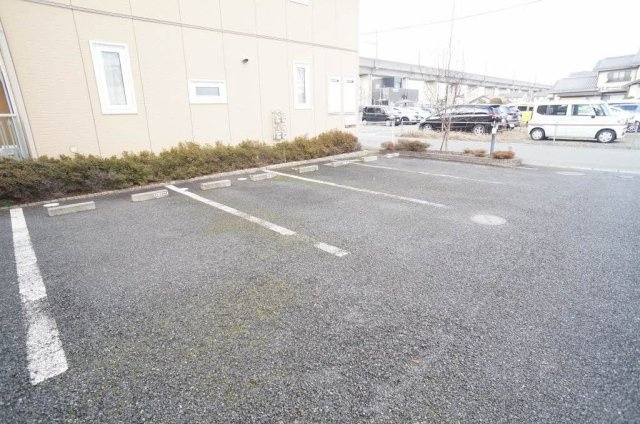 ミオ ポラーレ Ａの駐車場