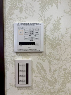 【設備】 | レクセルマンション亀有 | 【浴室換気乾燥機付き】雨の日や花粉の季節も安心。室内干しを快適にサポートします。