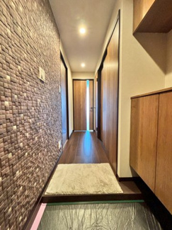 【玄関】 | レクセルマンション亀有 | 玄関は住まいの第一印象を高め、帰るたびに気分が上がる、ホテルのような上質な日常が始まります。