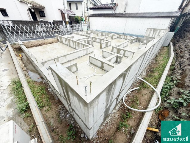 藤井寺市青山　新築一戸建ての外観|周辺は落ち着いた街並みの住宅地！子育てがしやすい住環境です！まだ未完成ですが、現地でしかわからない事もございます。是非一度ご覧ください。