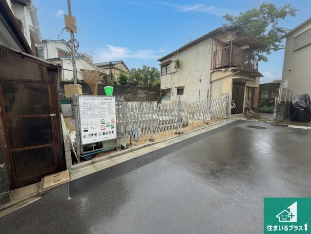 藤井寺市青山　新築一戸建ての外観|周辺は落ち着いた街並みの住宅地！子育てがしやすい住環境です！まだ未完成ですが、現地でしかわからない事もございます。是非一度ご覧ください。