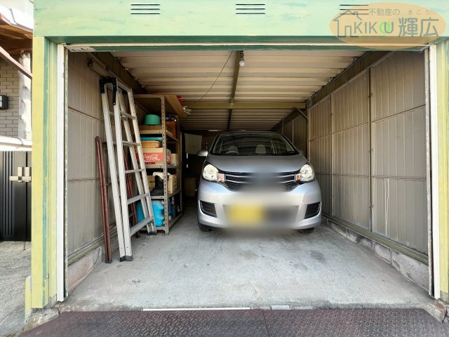 高砂市伊保崎南　中古戸建の駐車場