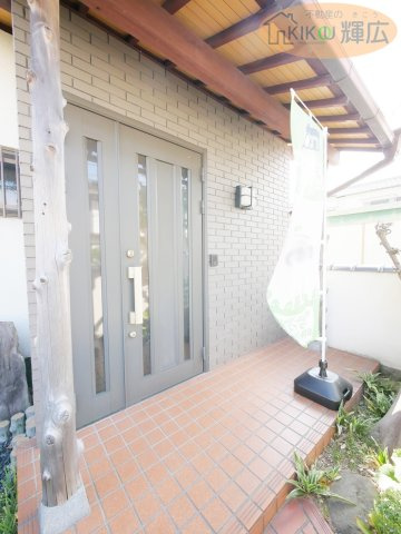 高砂市伊保崎南　中古戸建の玄関