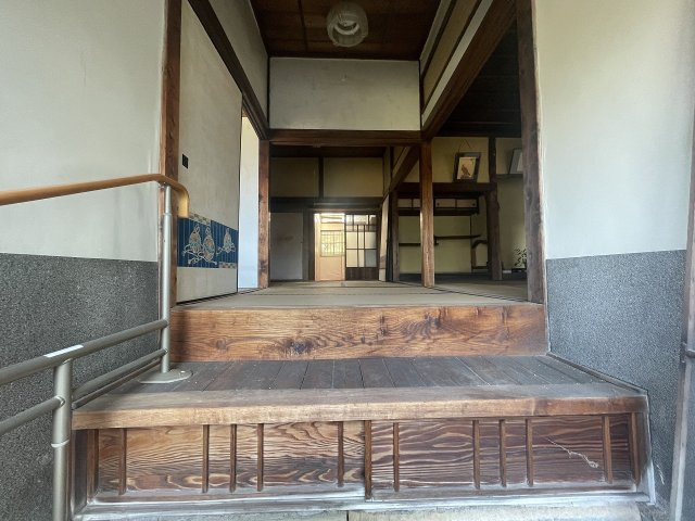 若葉町一戸建の玄関