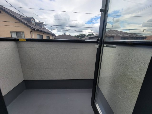 【LIGARE】宇都宮市石井町 7期 全2棟のバルコニー|〇スカイバルコニー〇
こちらは2面バルコニー設計です。南東側のバルコニーは4.6帖居室に繋がる空間です。
星空観賞ができて夜が楽しみになりますね☆
※2026年7月撮影