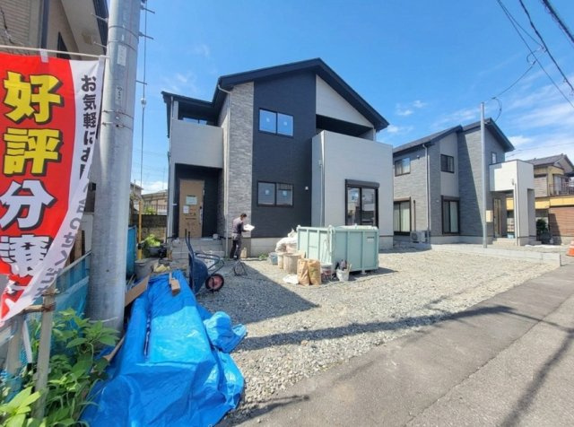 【LIGARE】宇都宮市石井町 7期 全2棟の前面道路含む現地写真|〇２号棟【4LDK+SIC+WIC+フリースペース+カースペース３台】
幼稚園、保育園、スーパー、コンビニ、公園、郵便局も徒歩10分圏内の子育て世代にうれしい住環境♪
※2026年7月撮影
