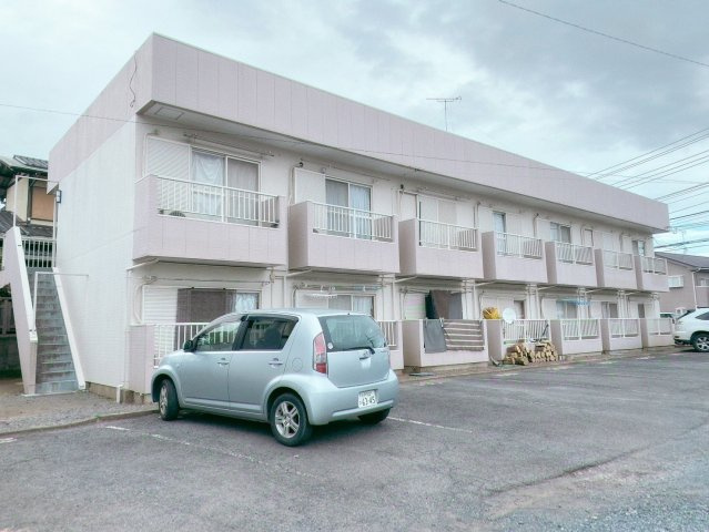 ジュネス吉田台の駐車場