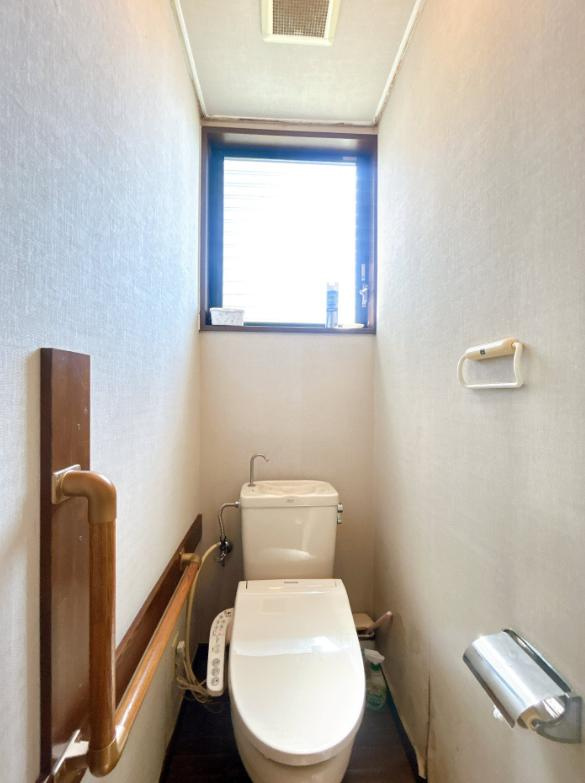 常陸太田市天神林町　中古戸建のトイレ