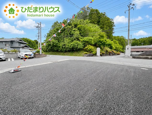 いわき市平谷川瀬第2　新築戸建　3号棟の駐車場|ゆったりとしたカースペースで、ファミリーカーや軽自動車もラクラク駐車出来ますね♪