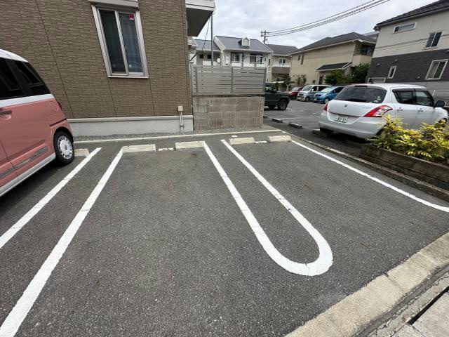 アローインの駐車場