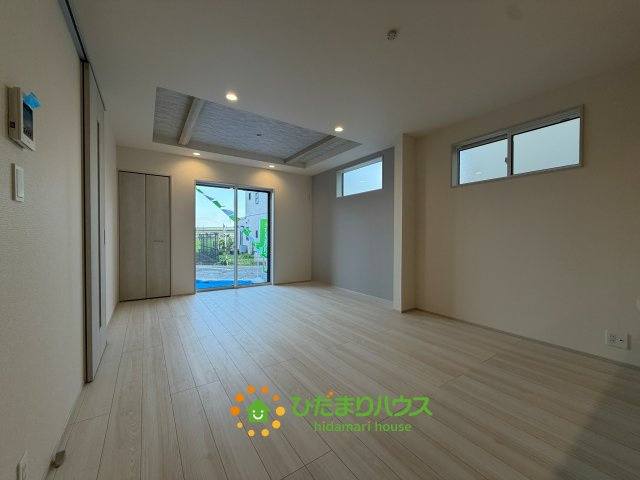 久喜市栗原　新築一戸建て　01の居間・リビング