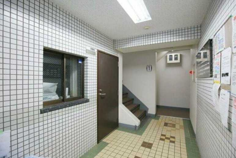 ライオンズマンション三軒茶屋第７　分譲賃貸　オートロック　バストイレ別のロビー