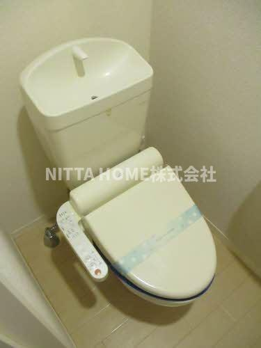 プルメリアのトイレ|暖房洗浄付きのトイレです＊