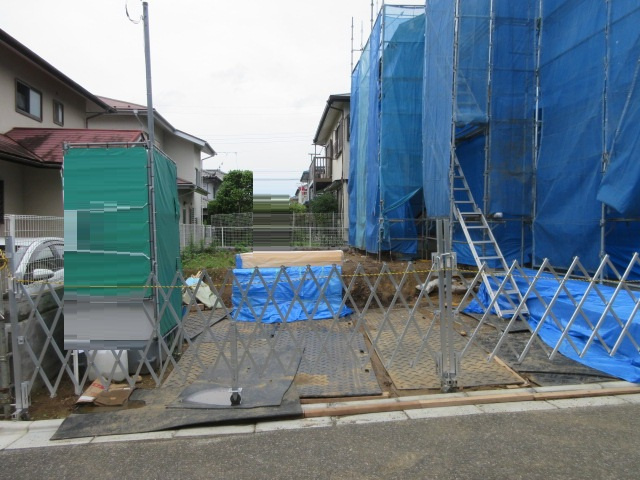 【仲介手数料無料】新築戸建　鳩山町鳩ヶ丘1-25-3（全1棟）の前面道路含む現地写真
