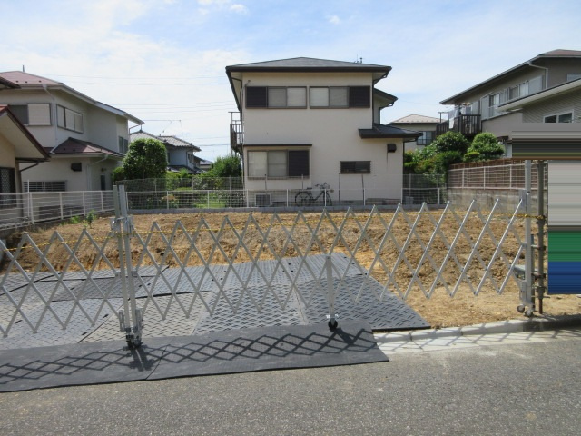 【仲介手数料無料】新築戸建　鳩山町鳩ヶ丘1-25-3（全1棟）の前面道路含む現地写真