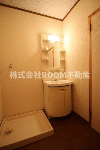 ピアコート旭21の洗面所|明るい洗面所です