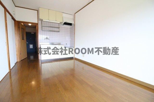 ピアコート旭の居間・リビング|こちらのリビングで趣味の時間をお楽しみください