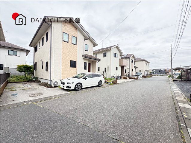 【前面道路含む現地写真】 | 鴻巣市赤城　中古戸建