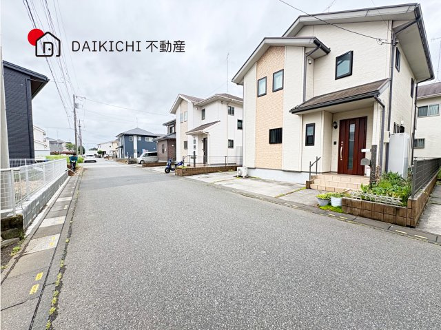 【前面道路含む現地写真】 | 鴻巣市赤城　中古戸建
