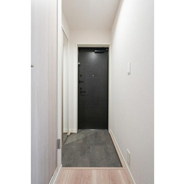 ウェルスクエア渋谷本町の玄関