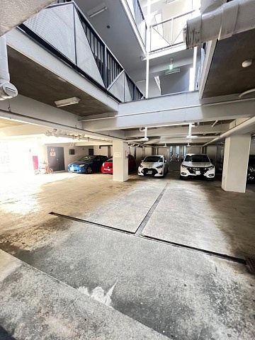 尼崎市武庫町２丁目のアパートの駐車場