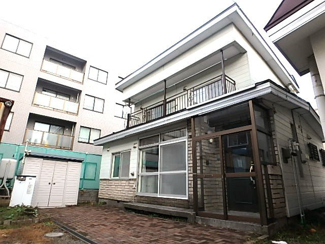 札幌市東区北十六条東１８丁目の一戸建て