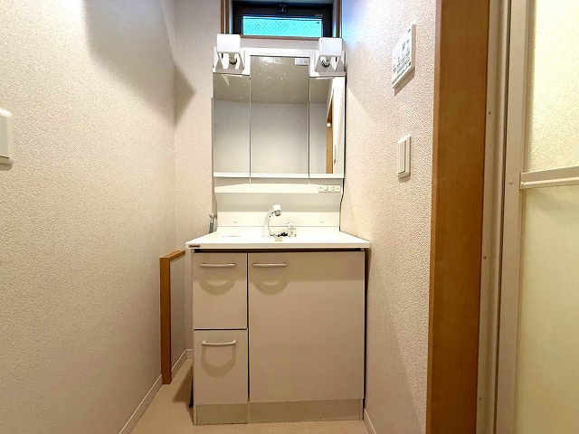 山王４－２０戸建の独立洗面台